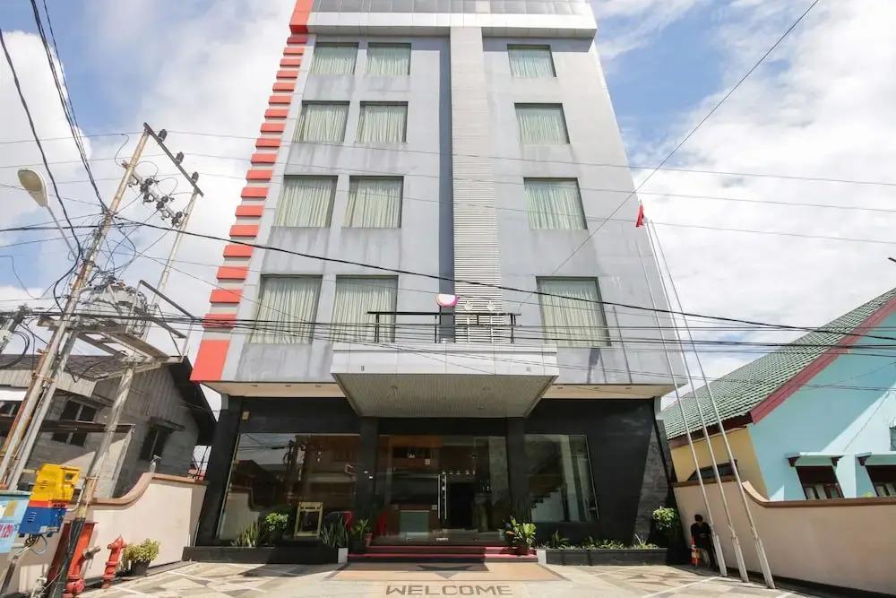 Idola Hotel - главное фото