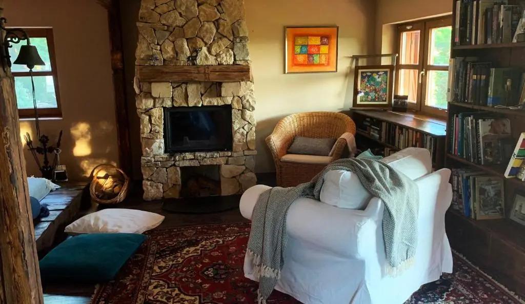 Hilltop Hideout - главное фото