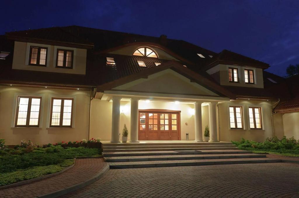 Hotel Dworek Tryumf Dąbrowscy Spółka Jawna - главное фото