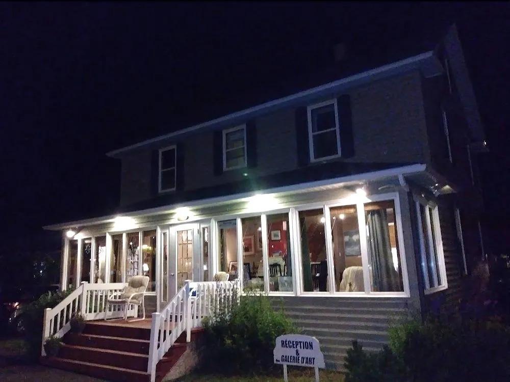 Hotel Motel Rocher Percé B&B - главное фото