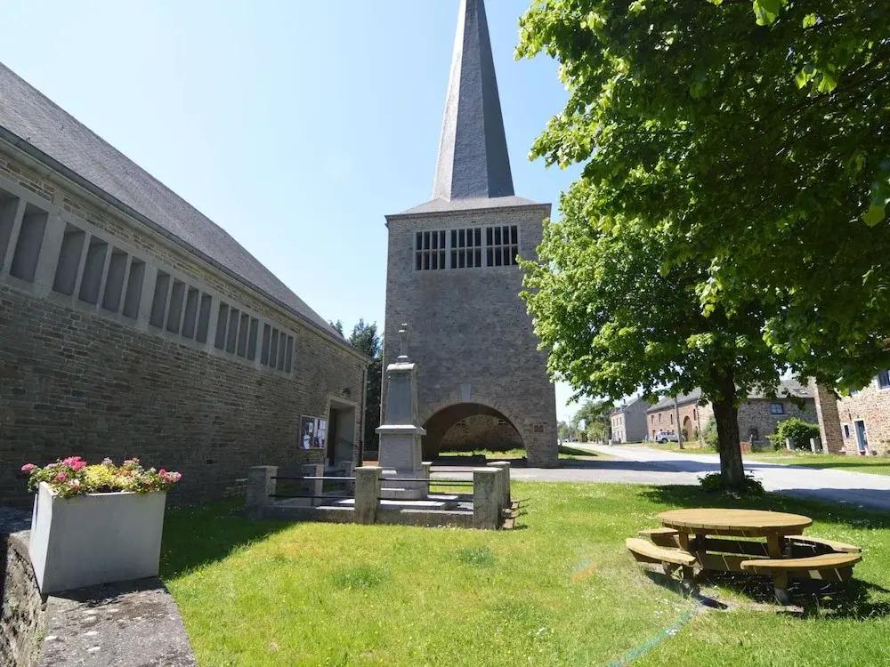 Cottage in Former Farmhouse in Tillet - главное фото