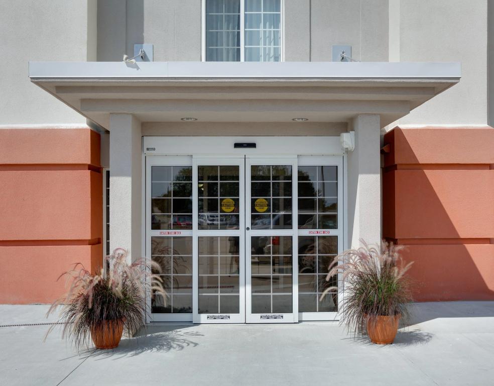 Candlewood Suites Salina by IHG - главное фото