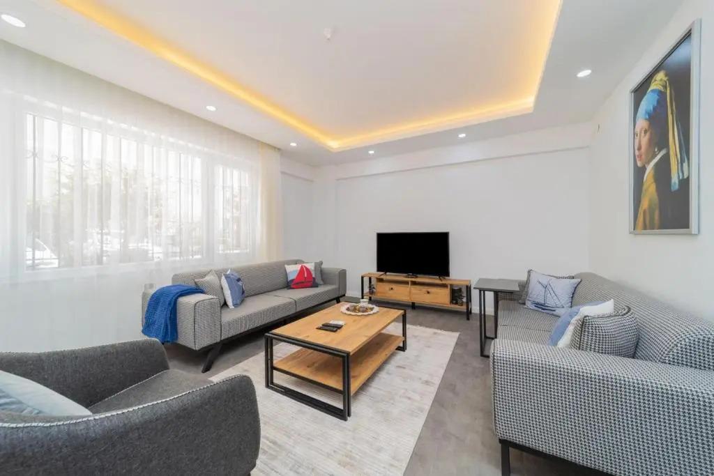 Central Located Big Spacious Flat in Muratpasa - главное фото