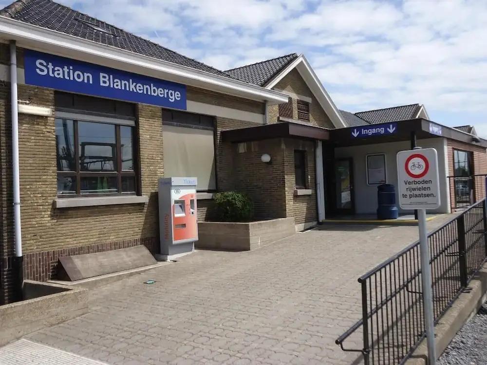 Hotel Corner House - главное фото