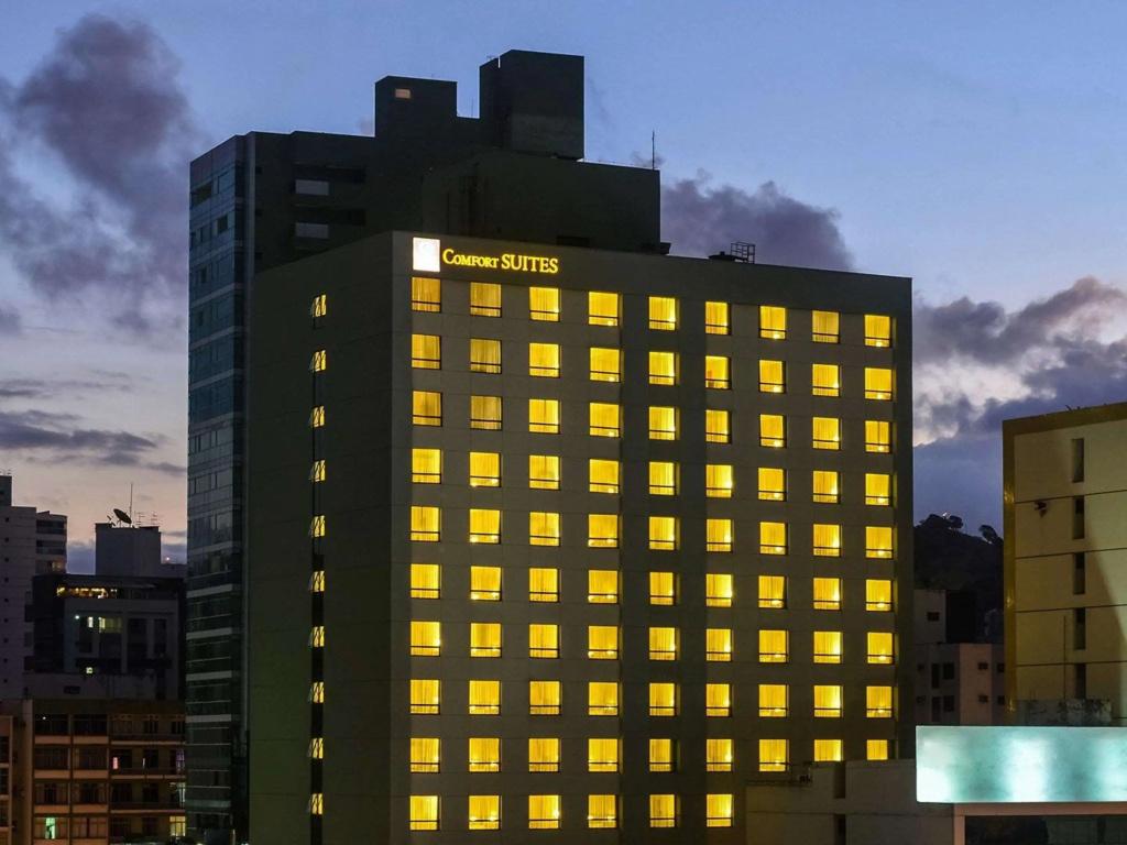 Comfort Suites Vitoria - главное фото