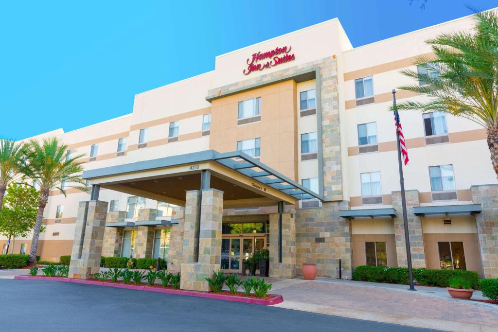Hampton Inn & Suites Riverside/Corona East - главное фото
