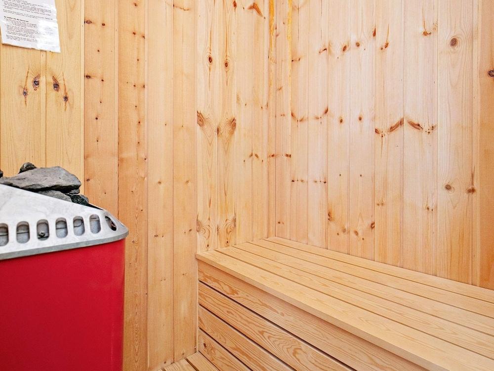 6 Person Holiday Home in Blokhus - главное фото