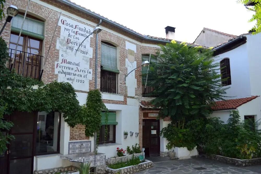 Hostal La Mesnadita - главное фото