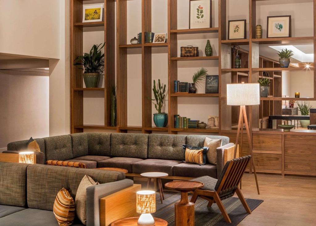 DoubleTree by Hilton Atlanta Windy Hill Ballpark - главное фото