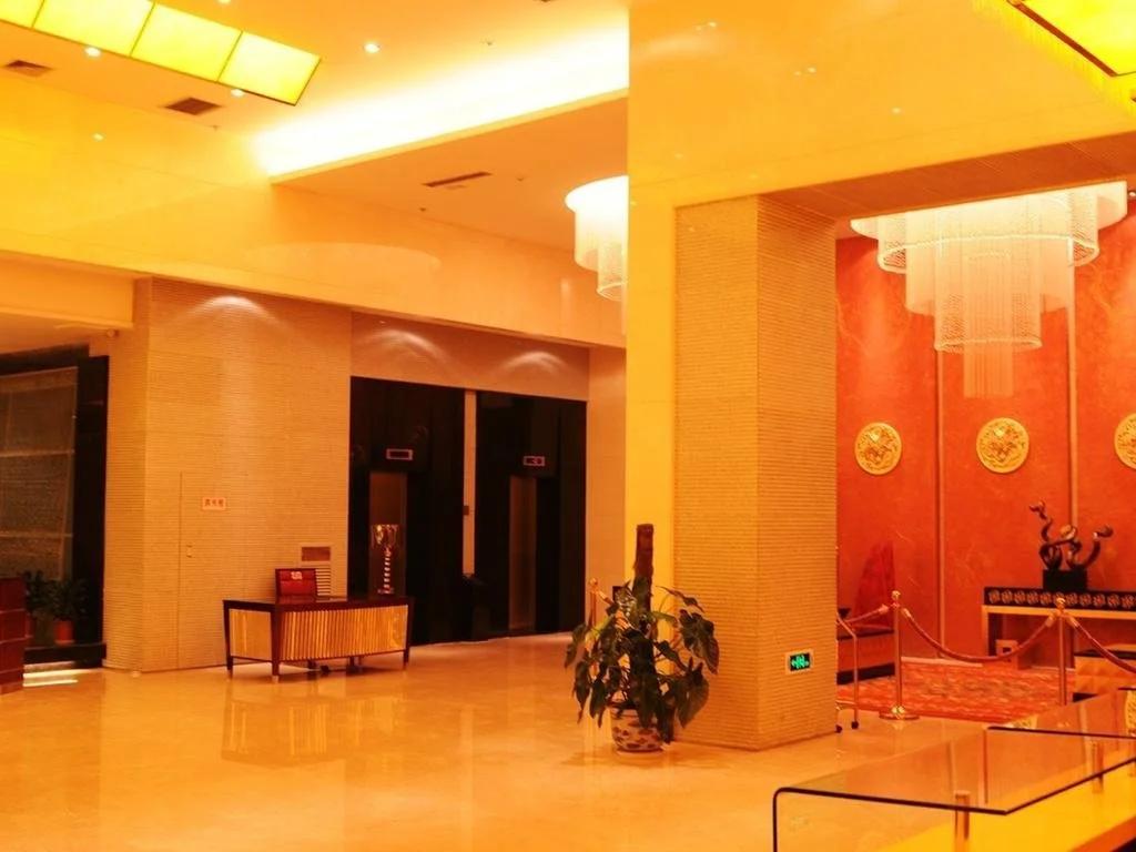 Rising Dragon International Hotel - главное фото