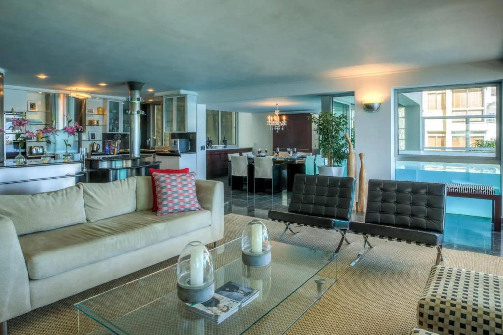 Clifton Rocks - главное фото