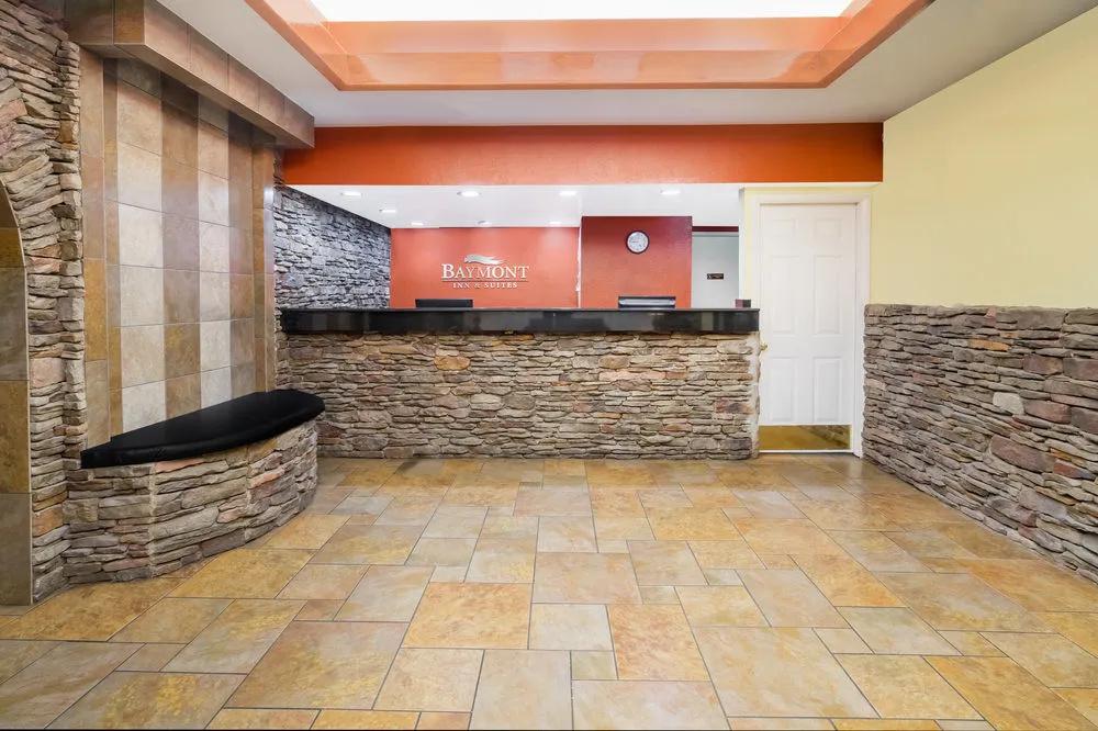 Baymont Inn & Suites Goodlettsville - главное фото