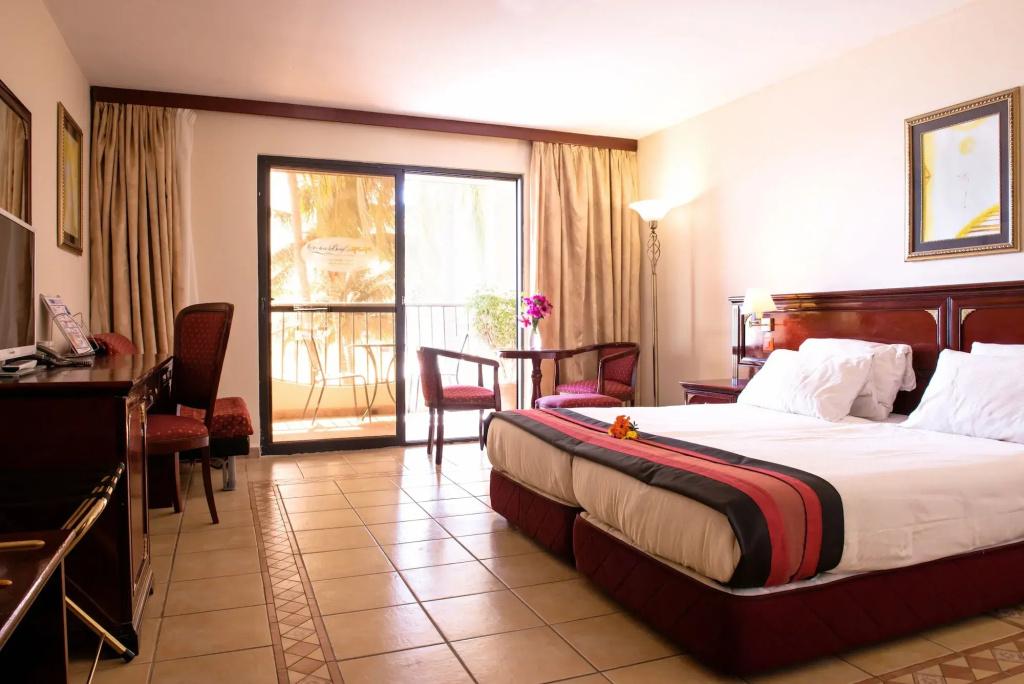 Ocean Bay Hotel & Resort - главное фото