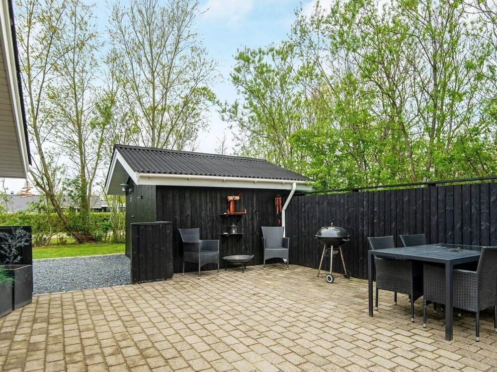 6 Person Holiday Home in Hemmet - главное фото