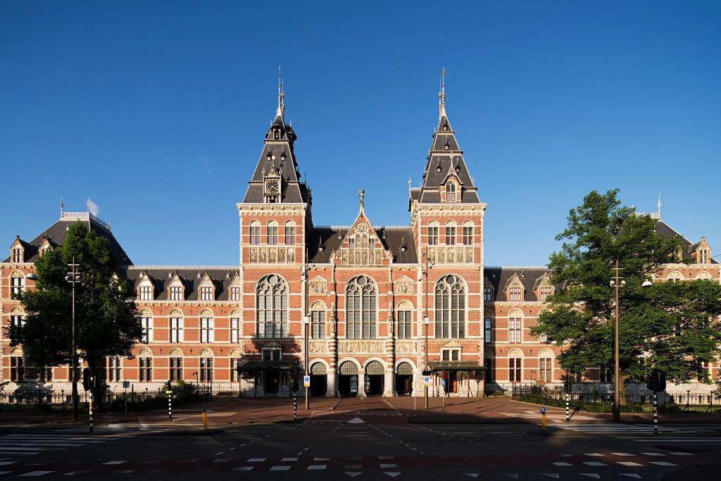 Hilton Amsterdam - главное фото