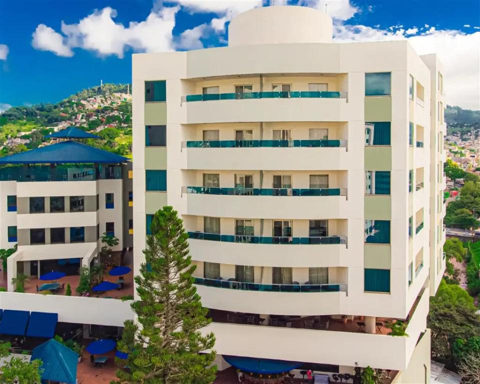 Hotel Plaza Juan Carlos - главное фото