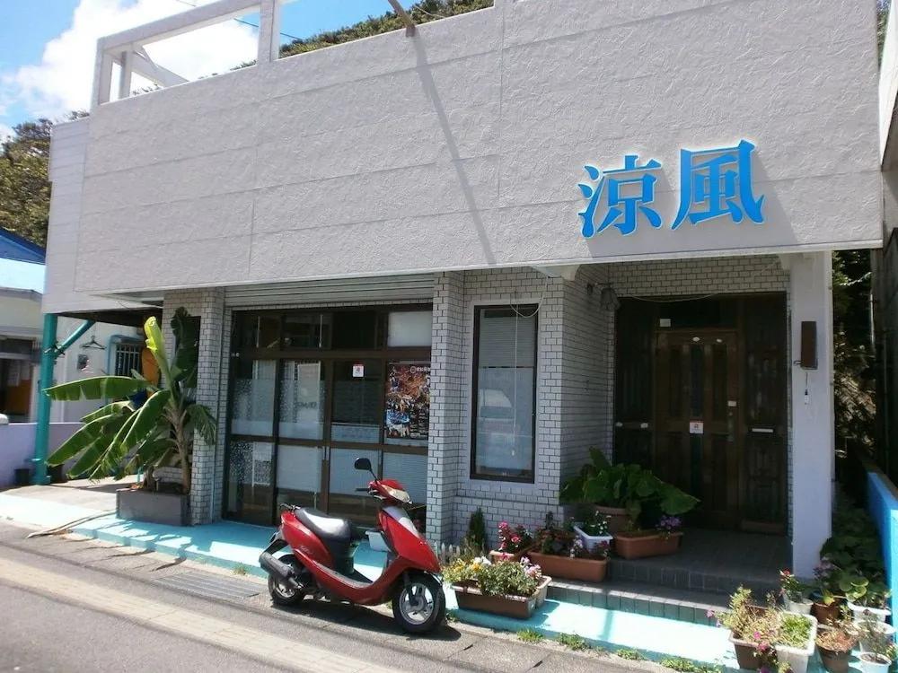 GUEST HOUSE IN AMAMI RYOUFUU - Hostel - главное фото