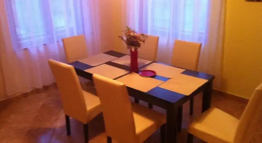 Kövirózsa Vendégház - главное фото