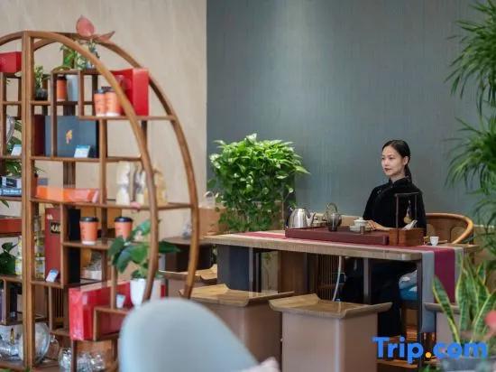 Galactic True Home International Hotel - главное фото