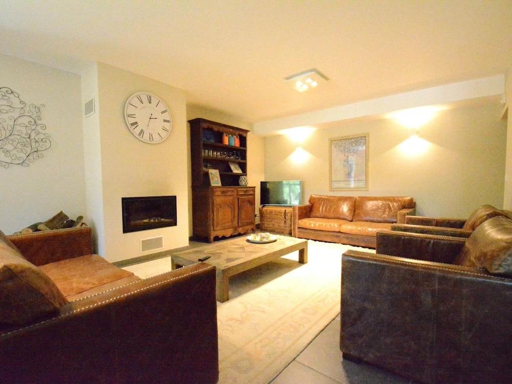 Cozy Holiday Home in Gedinne near Forest - главное фото