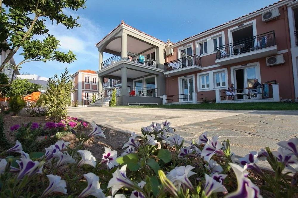 Sun & Sea Luxury Hotel - главное фото