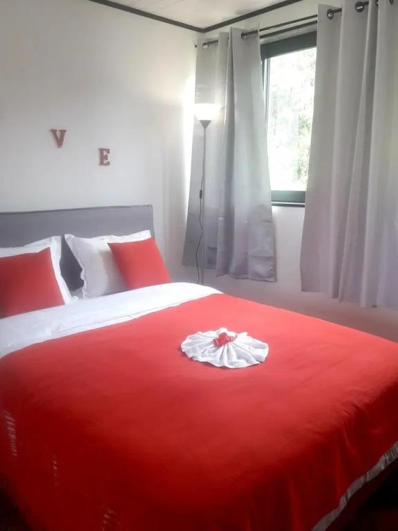 Apartment With one Bedroom in Saint-benoit, With Wonderful Mountain Vi - главное фото