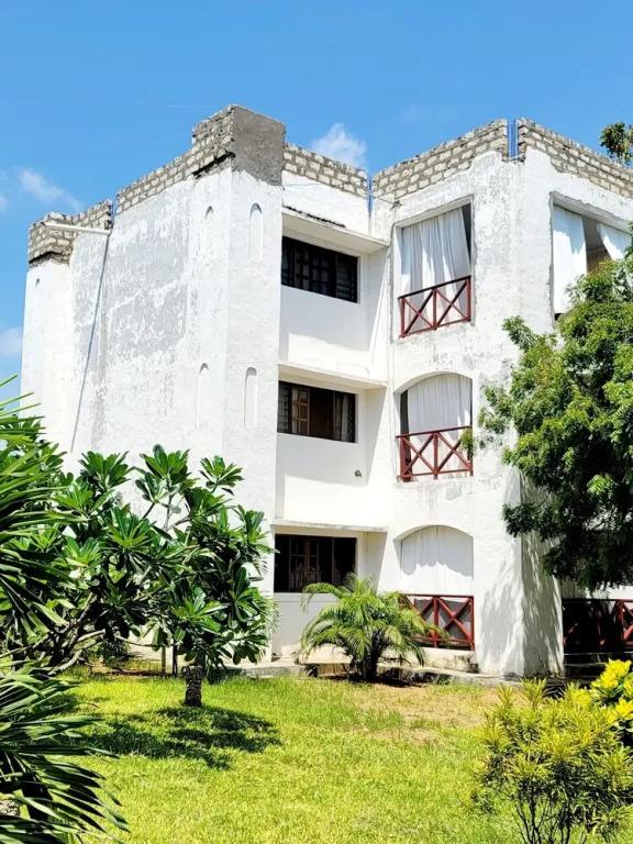 Green Malindi Apartments by RevSerene - главное фото