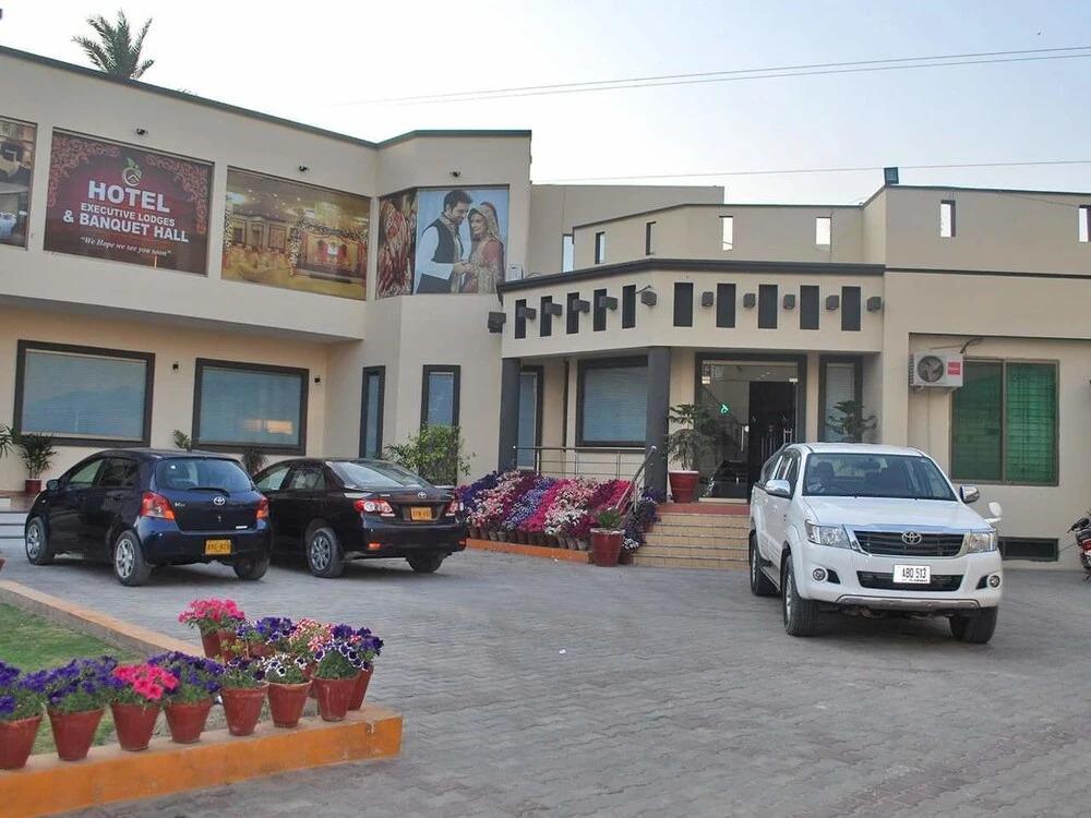 Hotel Executive Lodge - главное фото