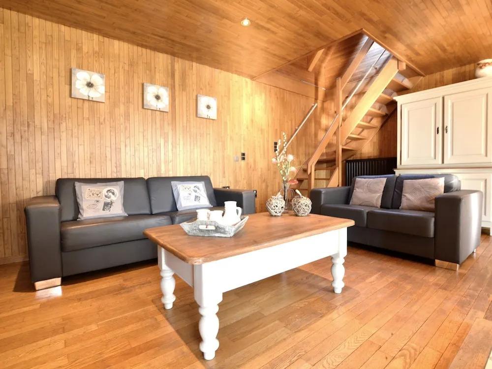 Spacious Holiday Home near Forest in Peer - главное фото