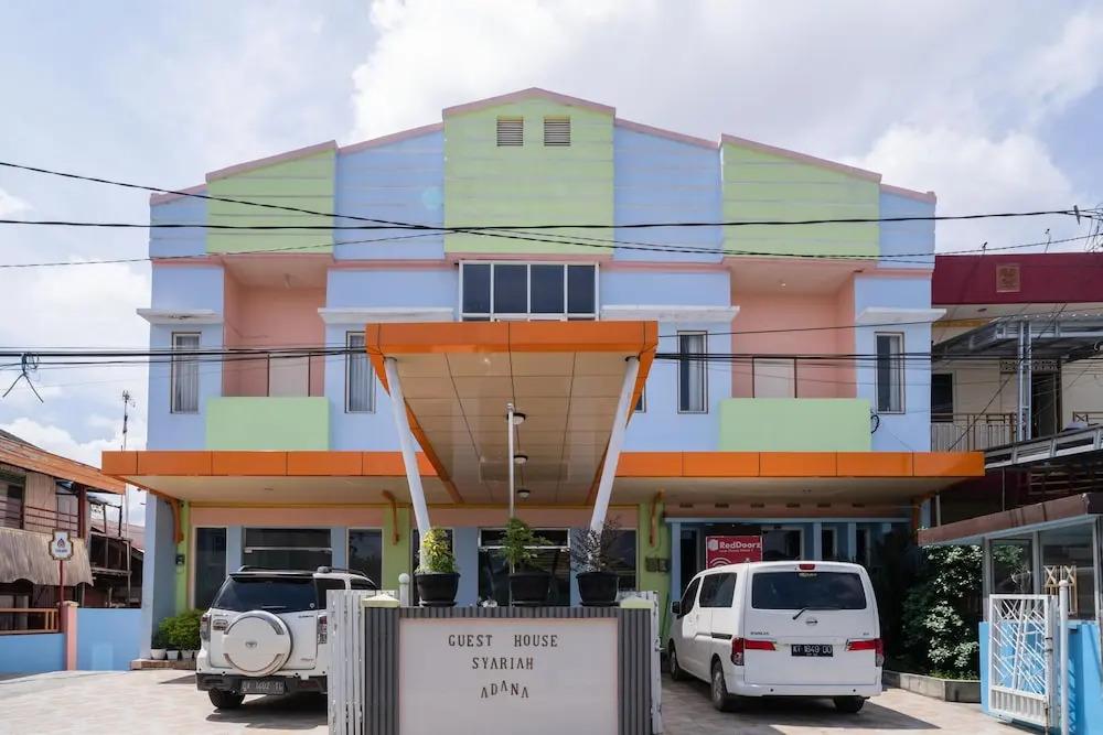 RedDoorz Syariah near Taman Siring 2 - главное фото