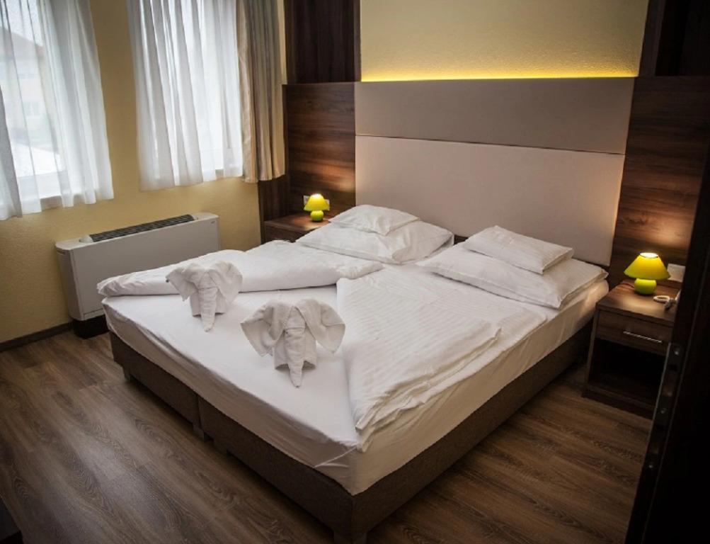 Hotel Jade - Ezüsthíd Hotel - главное фото