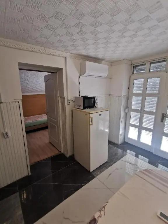 Edit Vendeghaz - главное фото