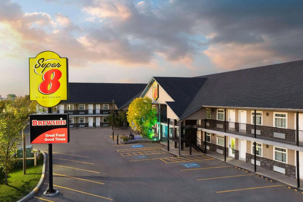 Super 8 Fort McMurray - главное фото