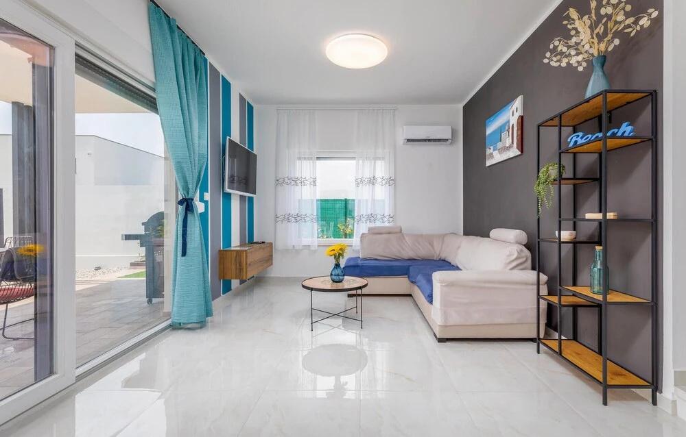 Beautiful Home in Peroj With Outdoor Swimming Pool, Wifi and 2 Bedrooms - главное фото