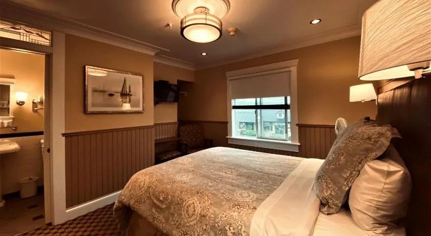 Salt Spring Inn - главное фото