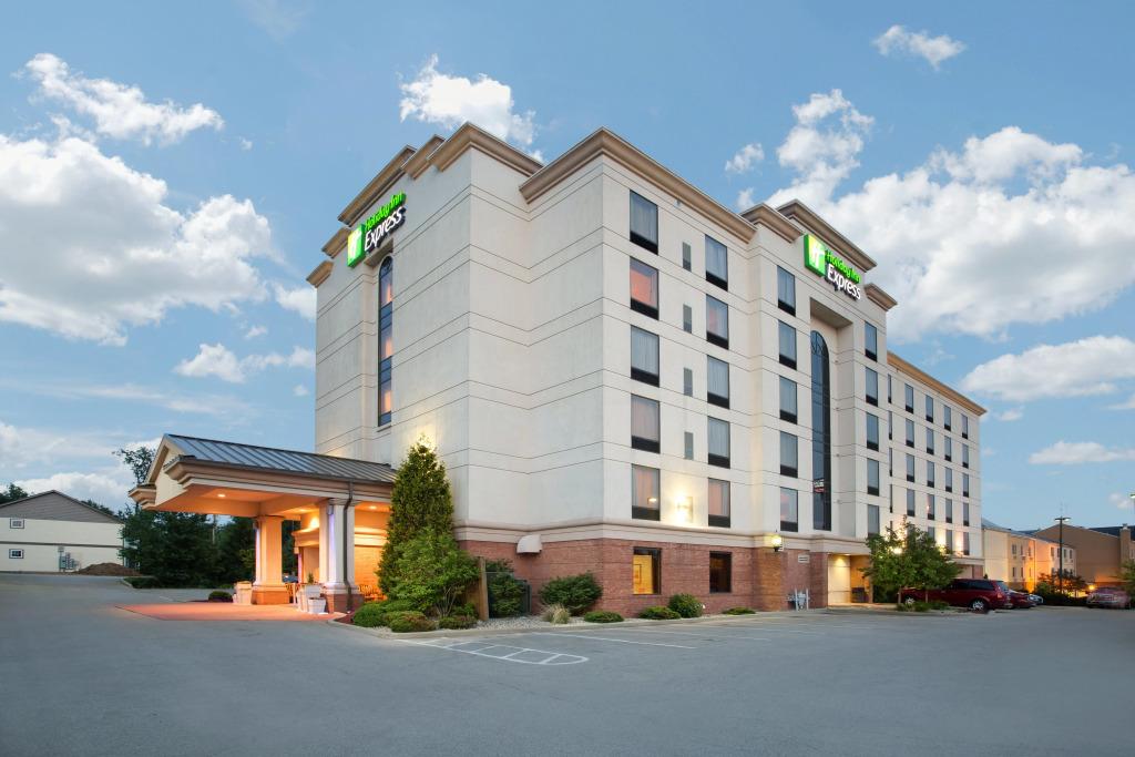 Holiday Inn Express & Suites Bloomington by IHG - главное фото