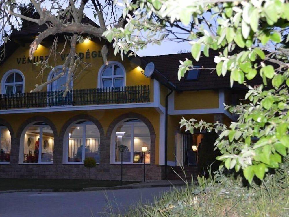 Vénusz Panzió és Vendéglő - главное фото