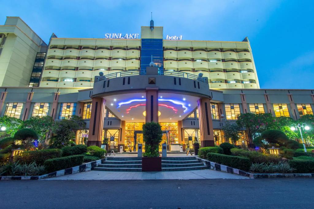 Sunlake Waterfront Resort and Convention - главное фото