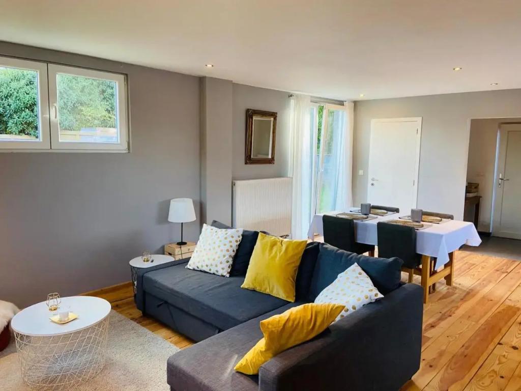 Jolie maison avec jardin. - главное фото