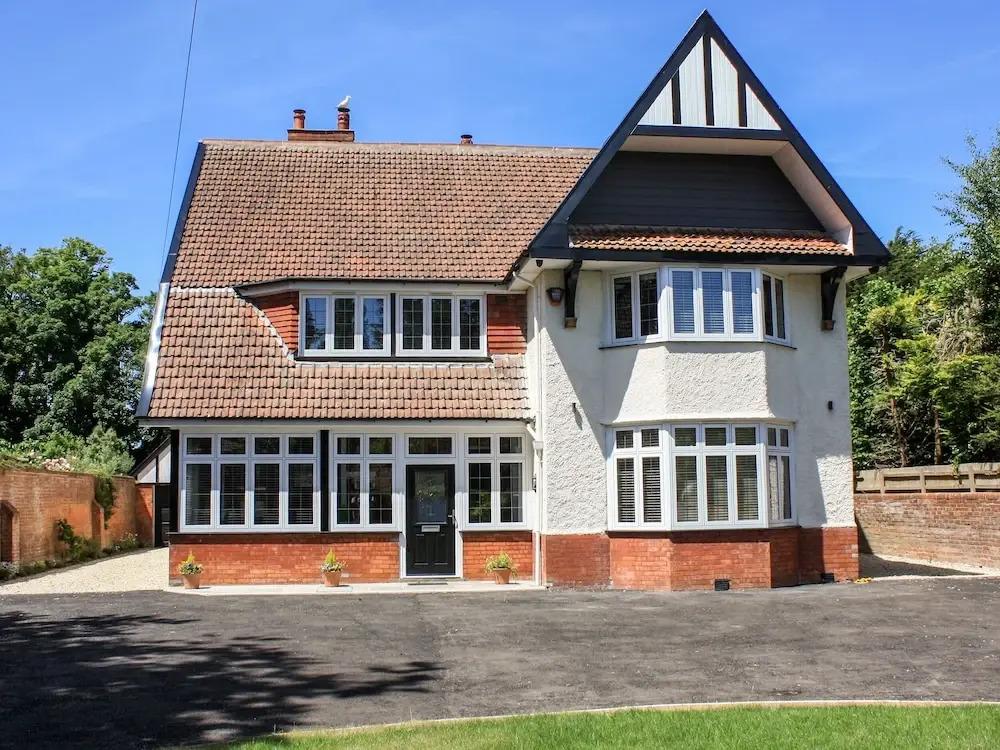 Greenlawns - главное фото