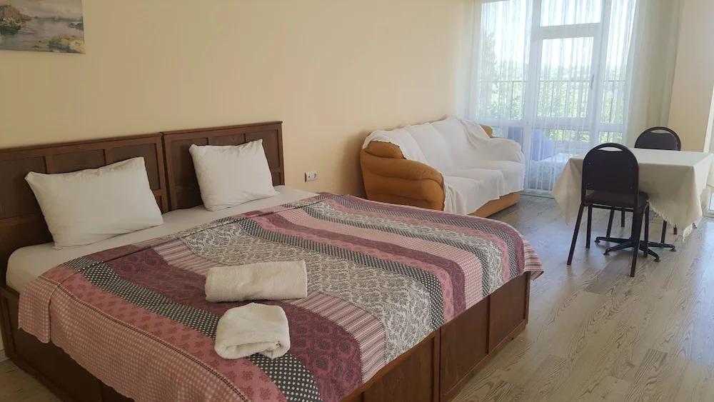 Ata Konuk Evi - главное фото