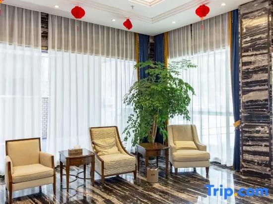 Maison Realm Hotel - главное фото