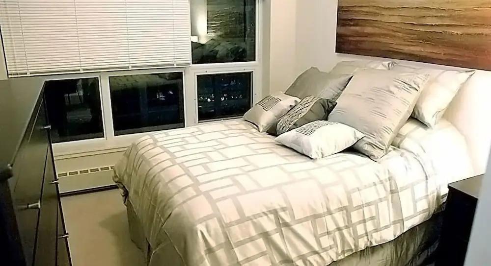 Corporate Suites of Calgary - Waterfront - главное фото