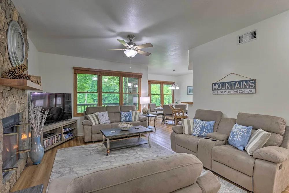 Blue Ridge Mtn Views: Condo w/ Furnished Balcony - главное фото