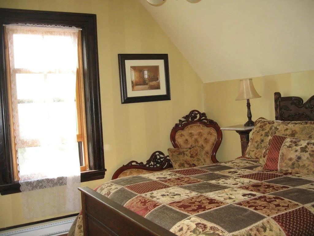 Magnetic Hill Winery - главное фото