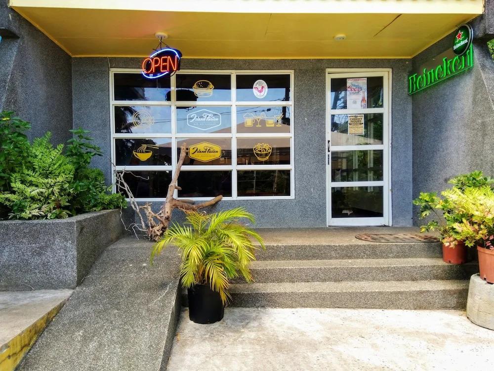 The GUEST LODGE PALAU - главное фото