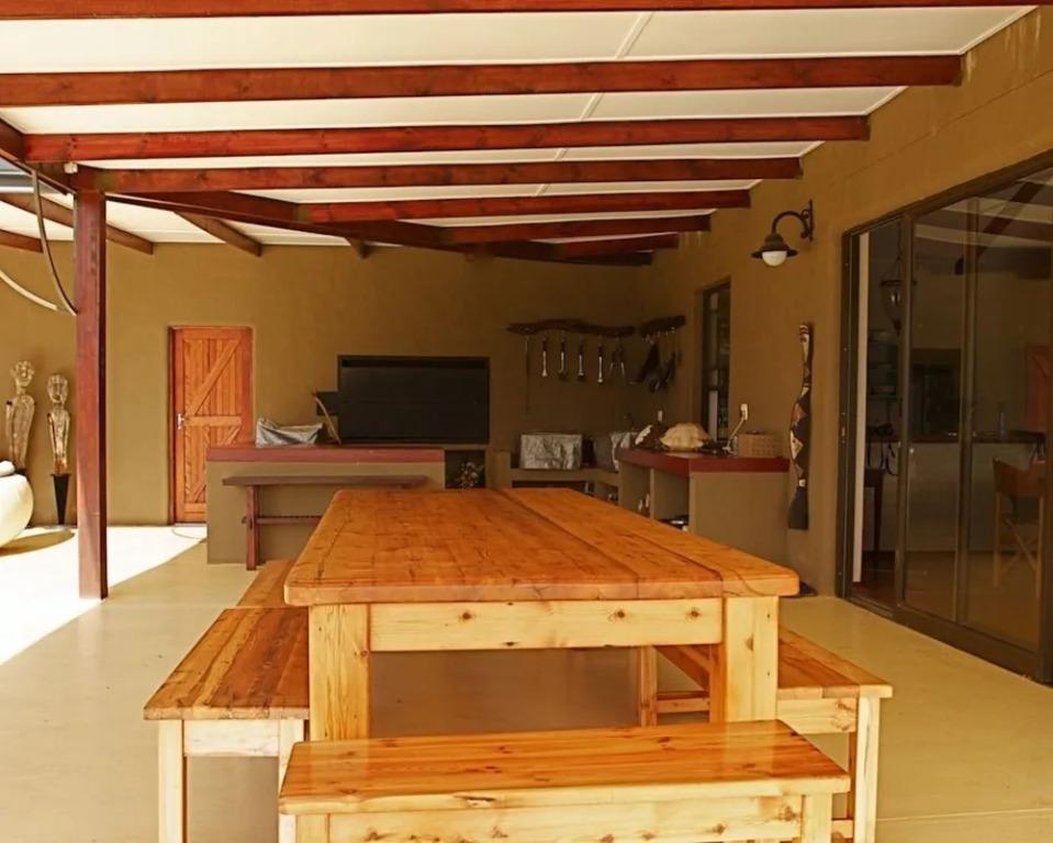 Ufumene Game Lodge - главное фото