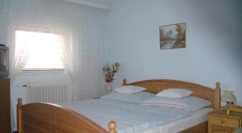 Claudia Panzió - главное фото