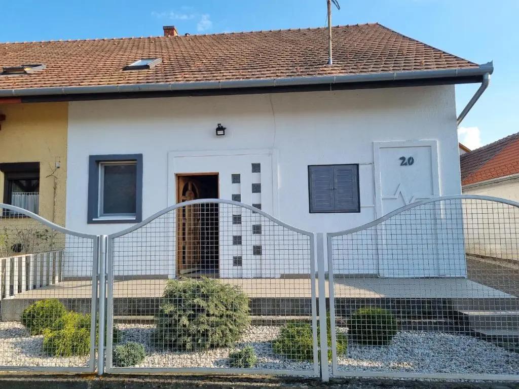 Balaton House - главное фото