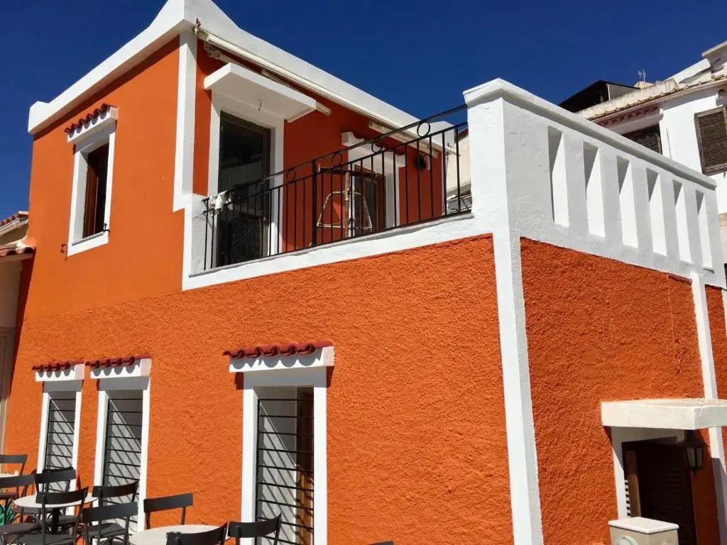 Lion House I - главное фото